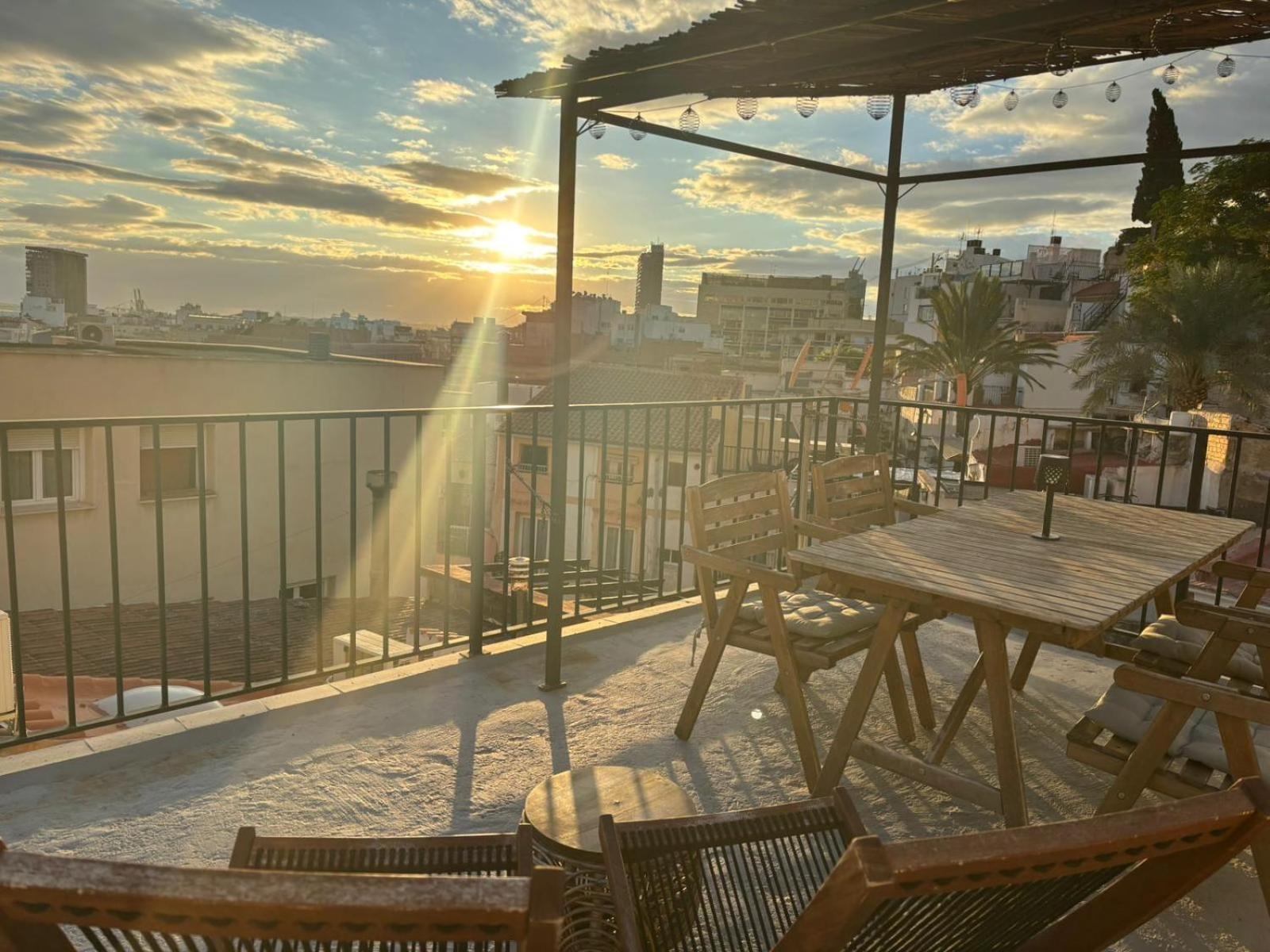 Private Terrace-Romantic-Sea, Castle Views-Central Alicante Exterior foto